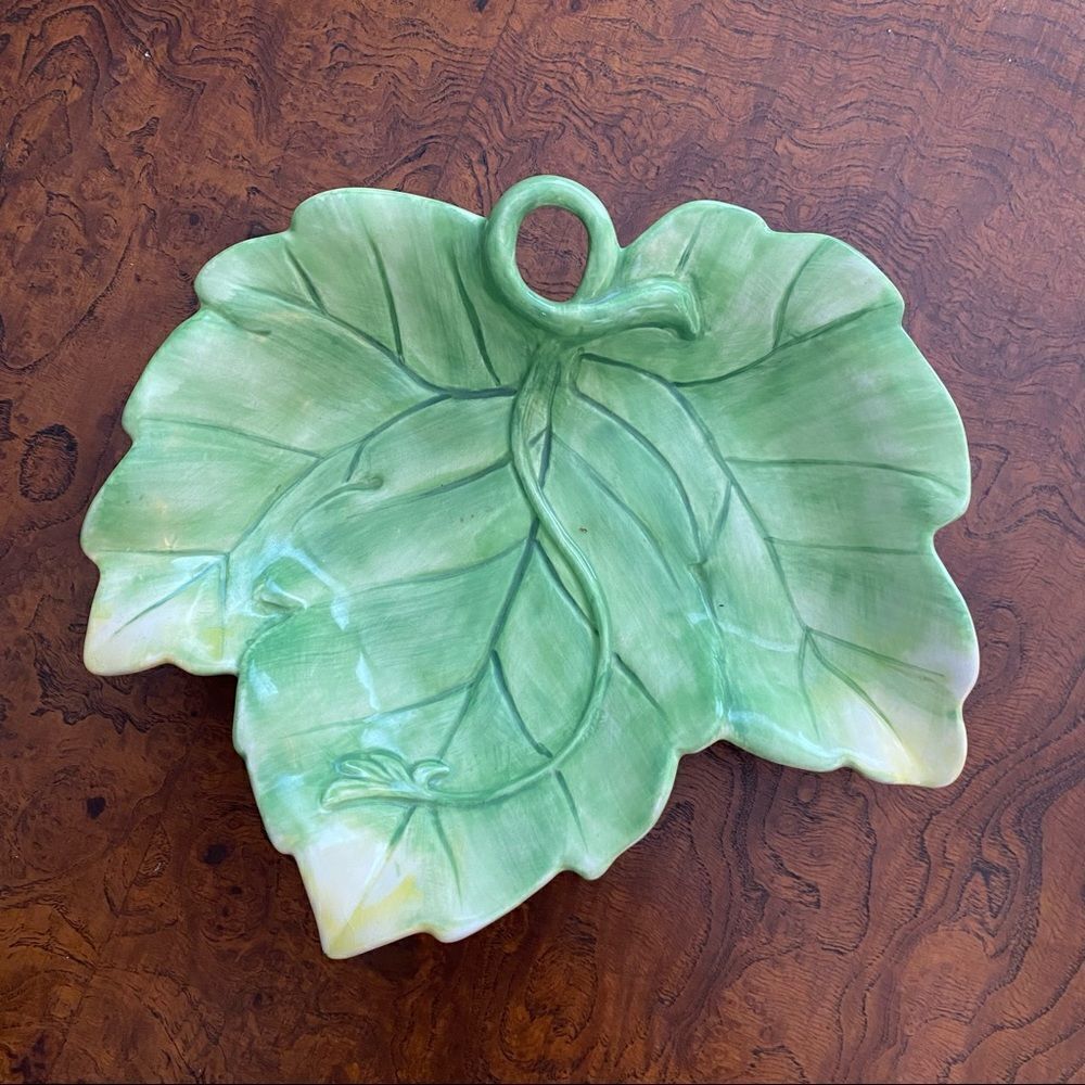 Green leaf tray 